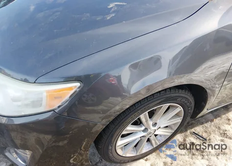 2013 Toyota Camry Xle z USA, uszkodzony, nr VIN 4T4BF1FK2DR320572